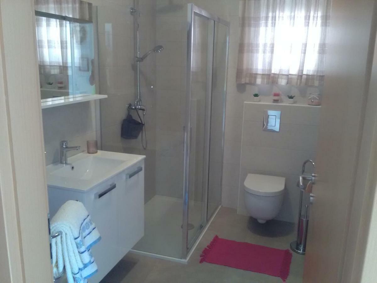 Podvrsina1A Rosa Villa Preko Luaran gambar